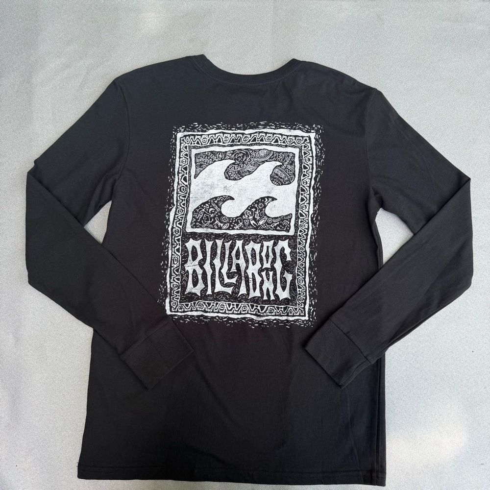 NWT Billabong Women’s Black Long Sleeve Cotton Crewneck T-Shirt Print Back M